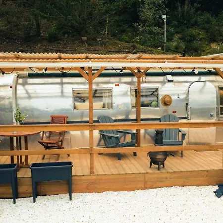 Campsite Caravana Airstream Vintage Del 67 En Orrius, Barcelona *