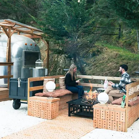 Caravana Airstream Vintage Del 67 En Orrius, Barcelona