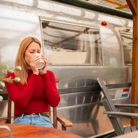 Campsite Caravana Airstream Vintage Del 67 En Orrius, Barcelona Orrius