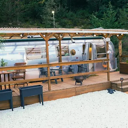 Caravana Airstream Vintage Del 67 En Orrius, Barcelona Campsite